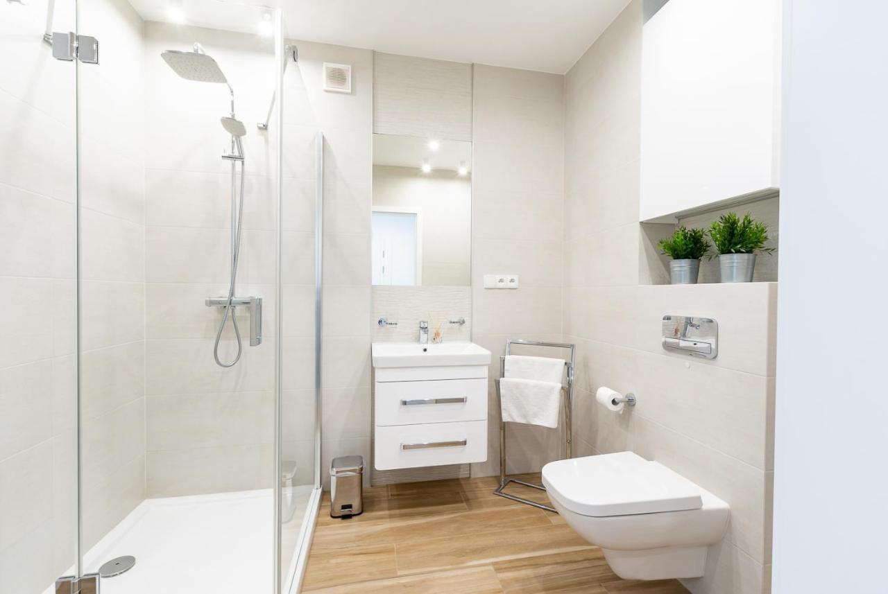Bialy Apartament Щирк Екстериор снимка