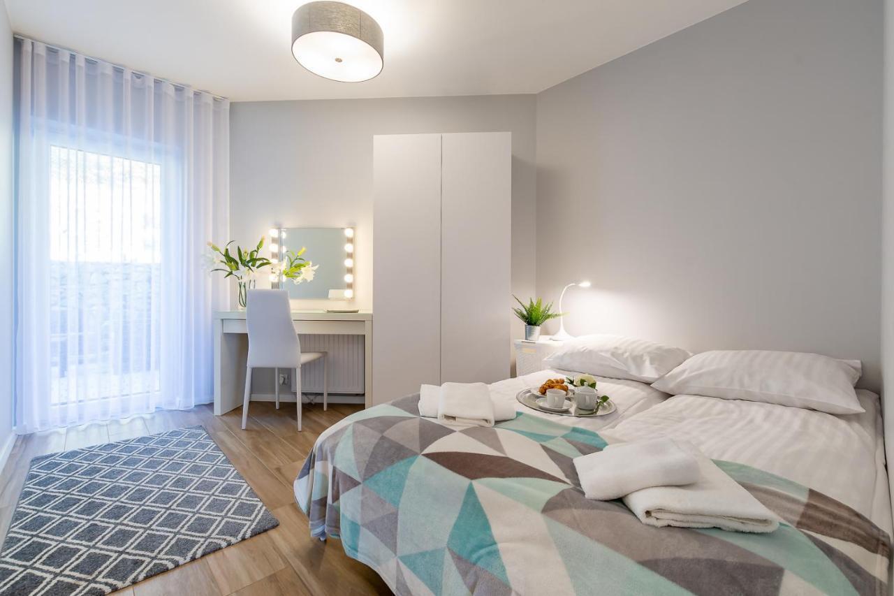 Bialy Apartament Щирк Екстериор снимка
