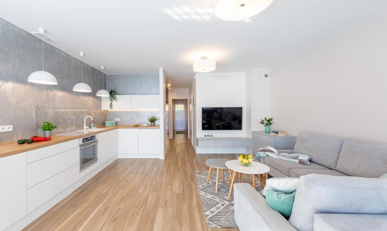 Bialy Apartament Щирк Екстериор снимка