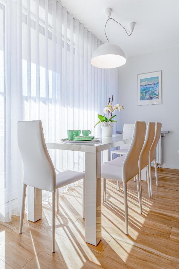 Bialy Apartament Щирк Екстериор снимка